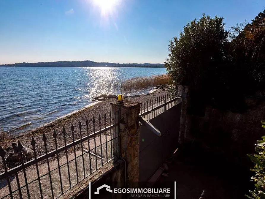 Immagine 32 di Villa in vendita  a Padenghe Sul Garda