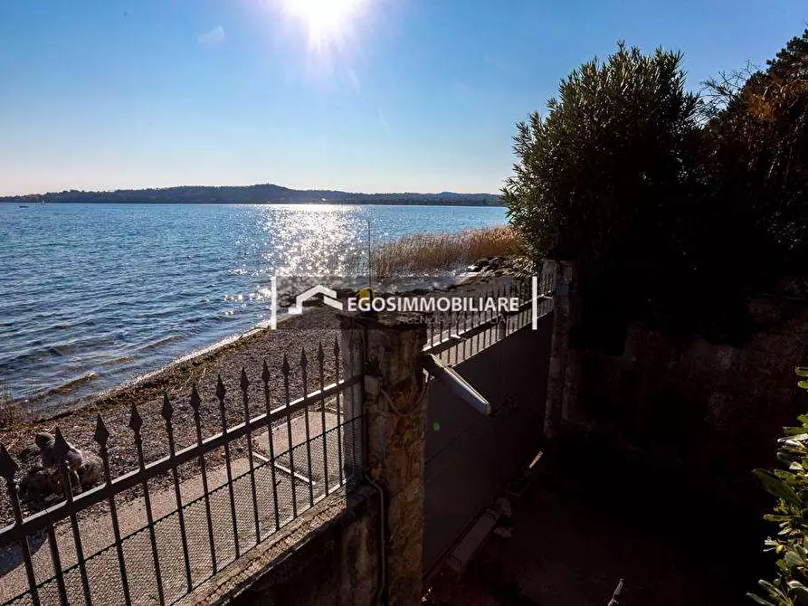 Immagine 33 di Villa in vendita  a Padenghe Sul Garda