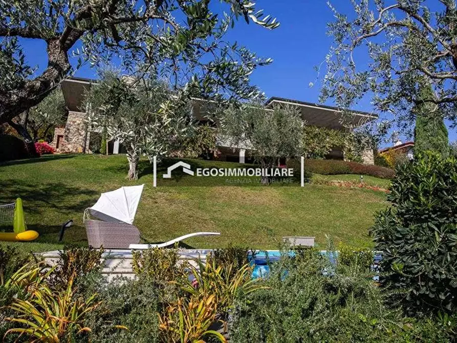 Immagine 36 di Villa in vendita  a Padenghe Sul Garda