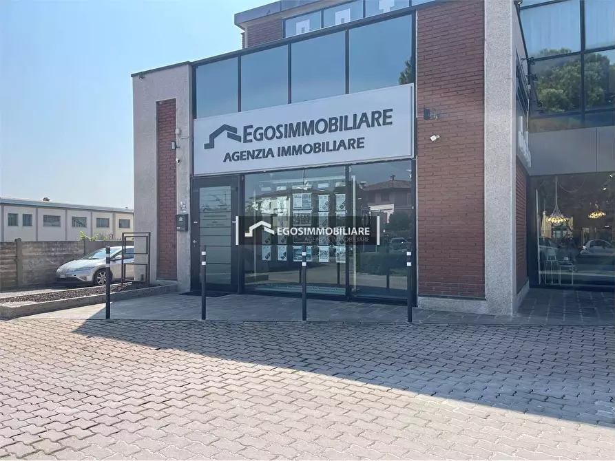 Immagine 48 di Attico in vendita  in Via Sirmione 21 a Desenzano Del Garda