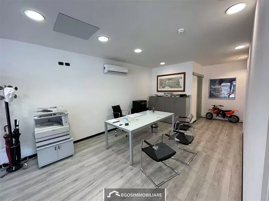 Immagine 58 di Attico in vendita  in Via Sirmione 21 a Desenzano Del Garda