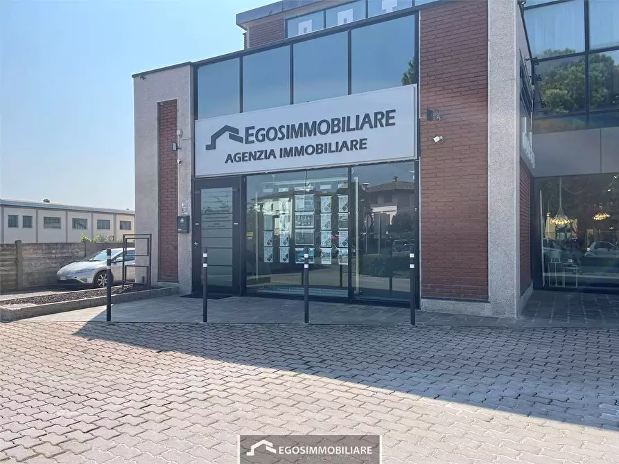 Immagine 7 di Attico in vendita  in Via Guglielmo Marconi 133 a Desenzano Del Garda