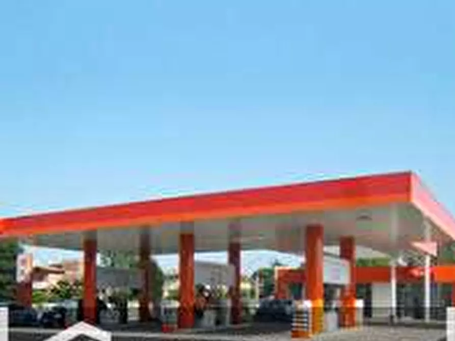 Immagine 4 di Garage in vendita  a Desenzano Del Garda