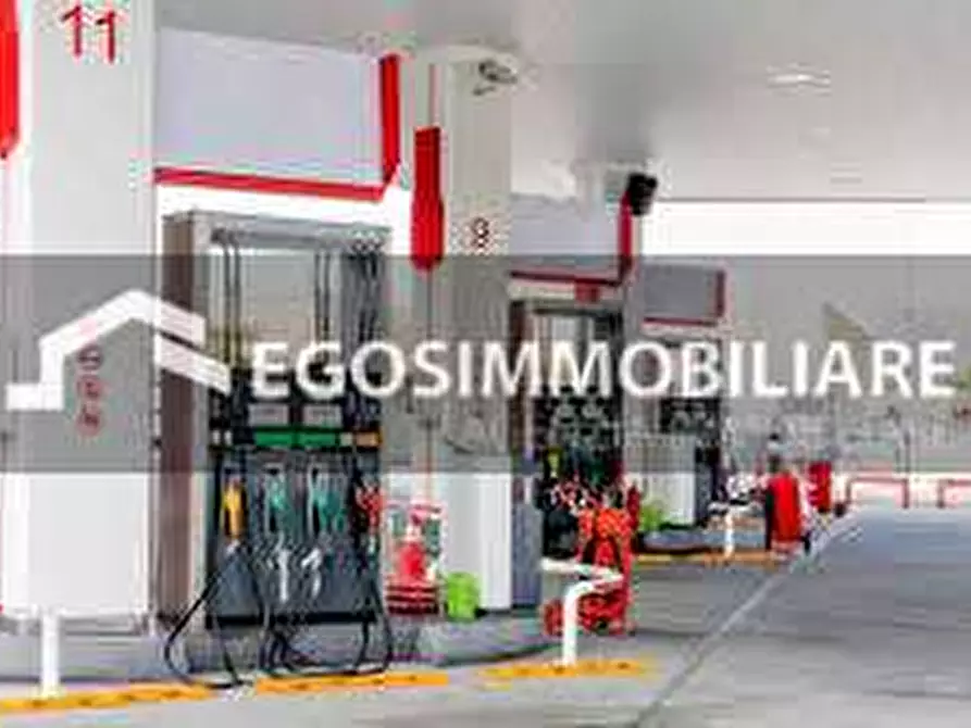 Immagine 5 di Garage in vendita  a Desenzano Del Garda