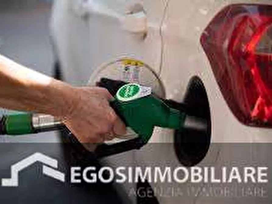 Immagine 6 di Garage in vendita  a Desenzano Del Garda