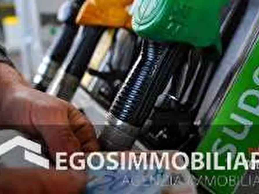 Immagine 8 di Garage in vendita  a Desenzano Del Garda