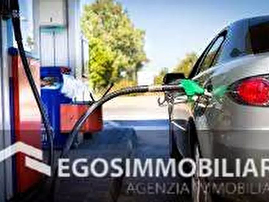 Immagine 9 di Garage in vendita  a Desenzano Del Garda