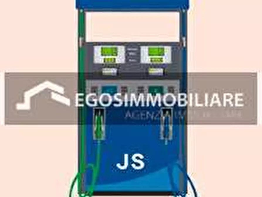 Immagine 10 di Garage in vendita  a Desenzano Del Garda