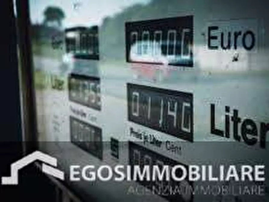 Immagine 12 di Garage in vendita  a Desenzano Del Garda