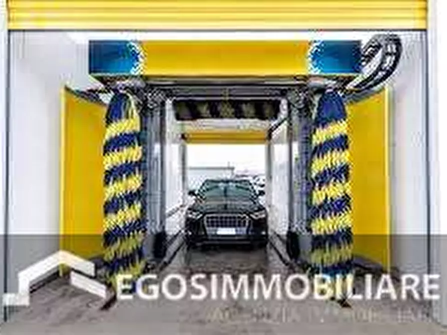 Immagine 13 di Garage in vendita  a Desenzano Del Garda