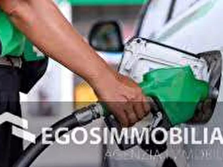 Immagine 14 di Garage in vendita  a Desenzano Del Garda