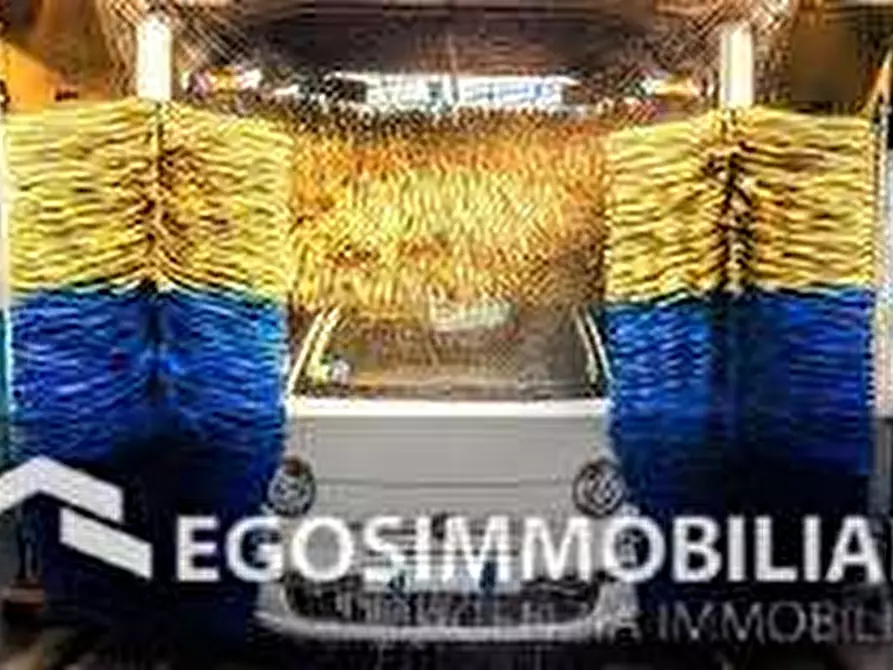 Immagine 15 di Garage in vendita  a Desenzano Del Garda