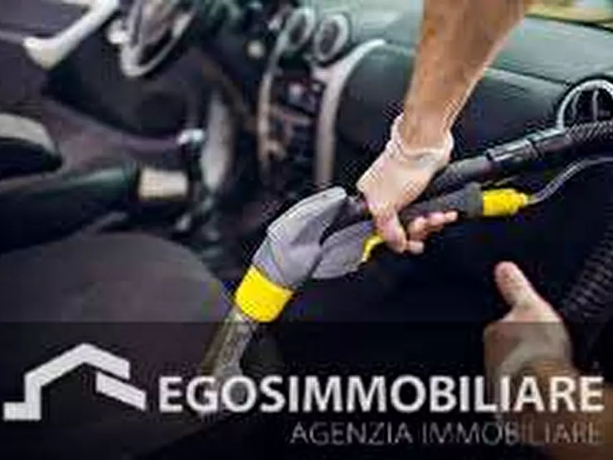 Immagine 16 di Garage in vendita  a Desenzano Del Garda