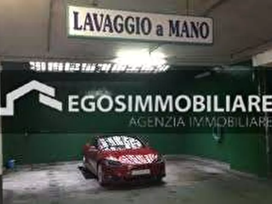 Immagine 17 di Garage in vendita  a Desenzano Del Garda