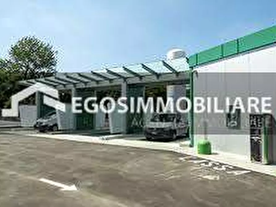 Immagine 19 di Garage in vendita  a Desenzano Del Garda