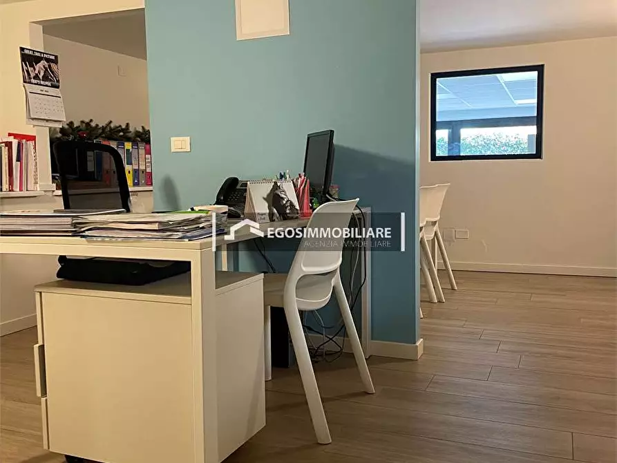 Immagine 13 di Negozio in affitto  in Via Scavi Romani  29 a Desenzano Del Garda