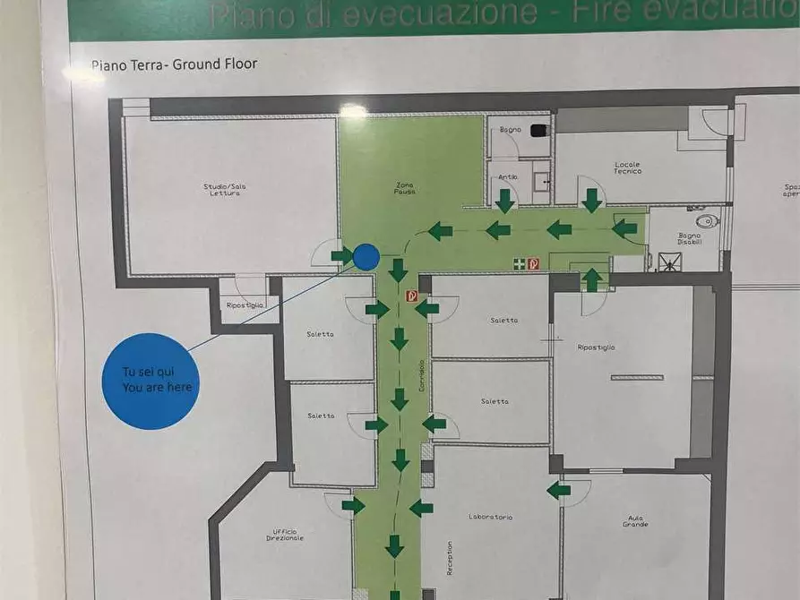 Immagine 16 di Negozio in affitto  in Via Scavi Romani  29 a Desenzano Del Garda