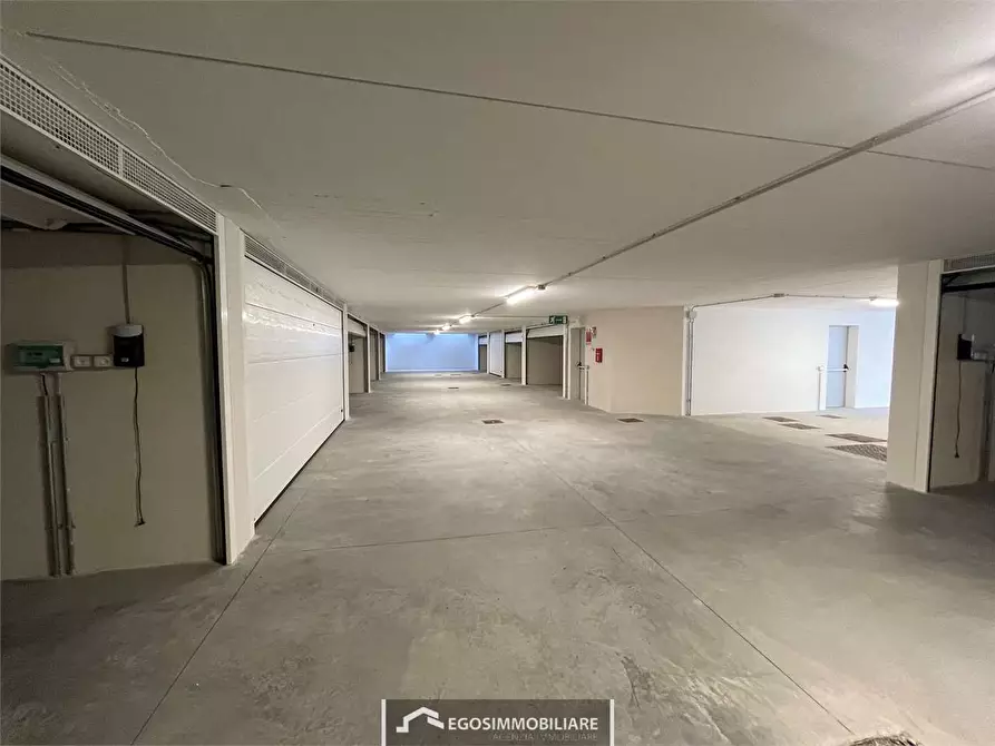 Immagine 12 di Trilocale in vendita  in Via Sirmione 21 a Desenzano Del Garda