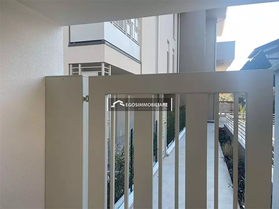 Immagine 7 di Attico in vendita  in Via Sirmione 21 a Desenzano Del Garda