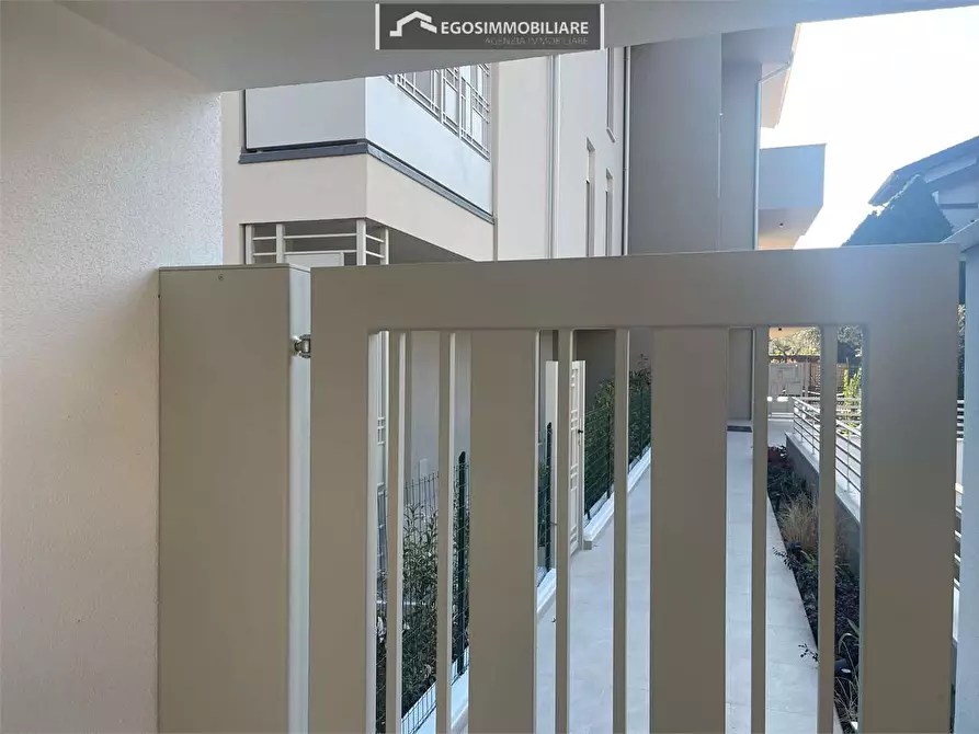 Immagine 7 di Attico in vendita  in Via Sirmione 21 a Desenzano Del Garda