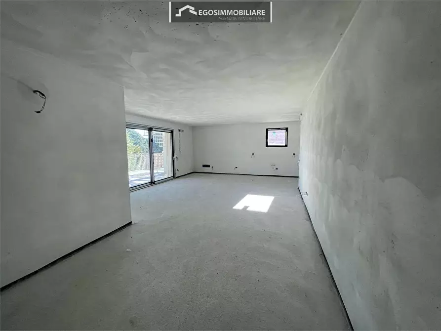 Immagine 11 di Attico in vendita  in Via Sirmione 21 a Desenzano Del Garda