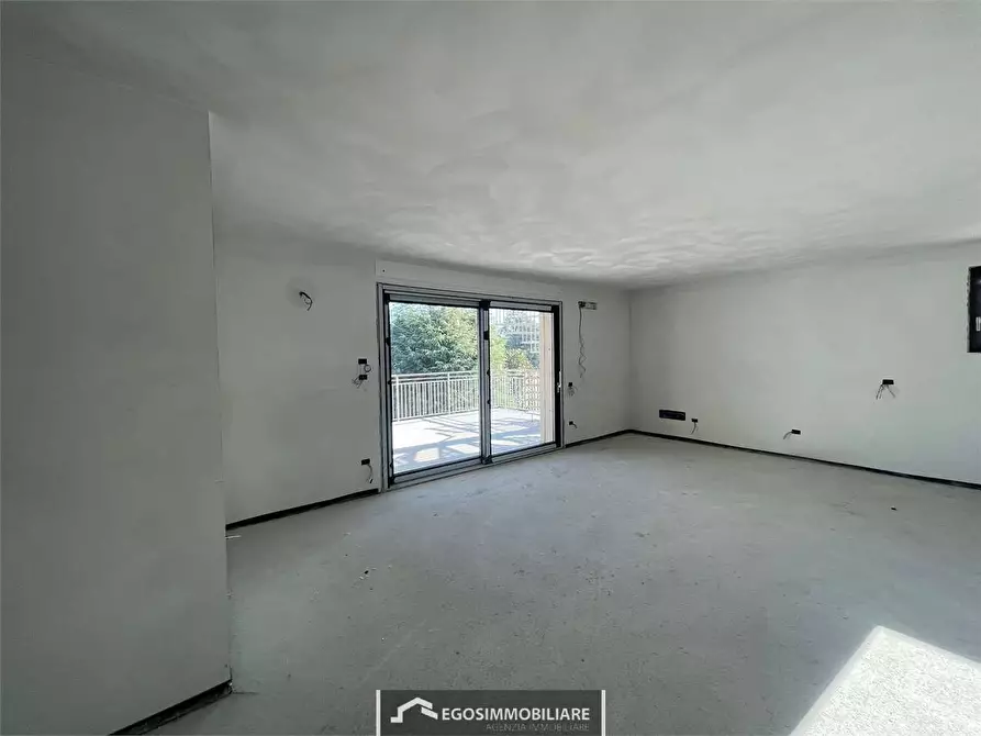 Immagine 12 di Attico in vendita  in Via Sirmione 21 a Desenzano Del Garda