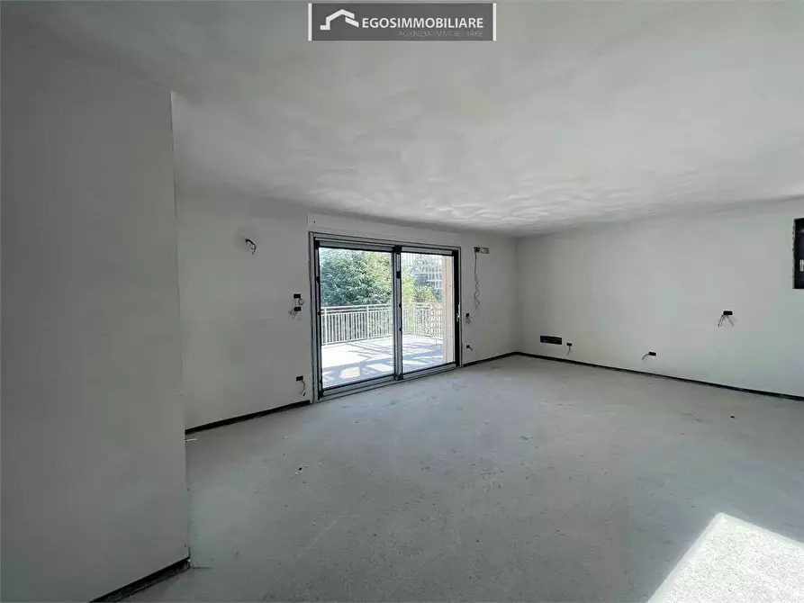 Immagine 12 di Attico in vendita  in Via Sirmione 21 a Desenzano Del Garda