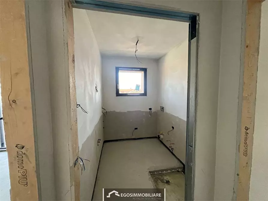 Immagine 14 di Attico in vendita  in Via Sirmione 21 a Desenzano Del Garda