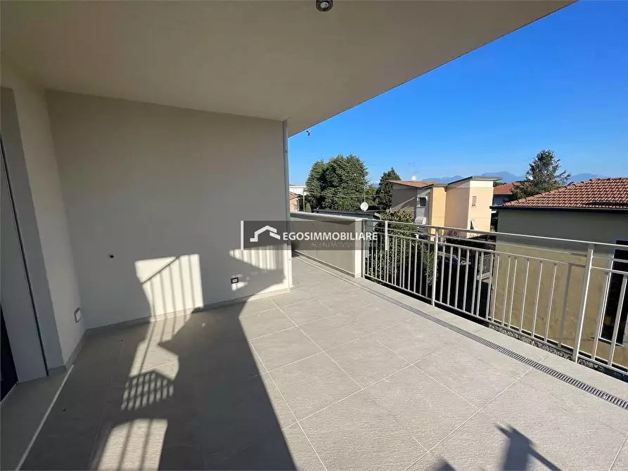 Immagine 17 di Attico in vendita  in Via Sirmione 21 a Desenzano Del Garda