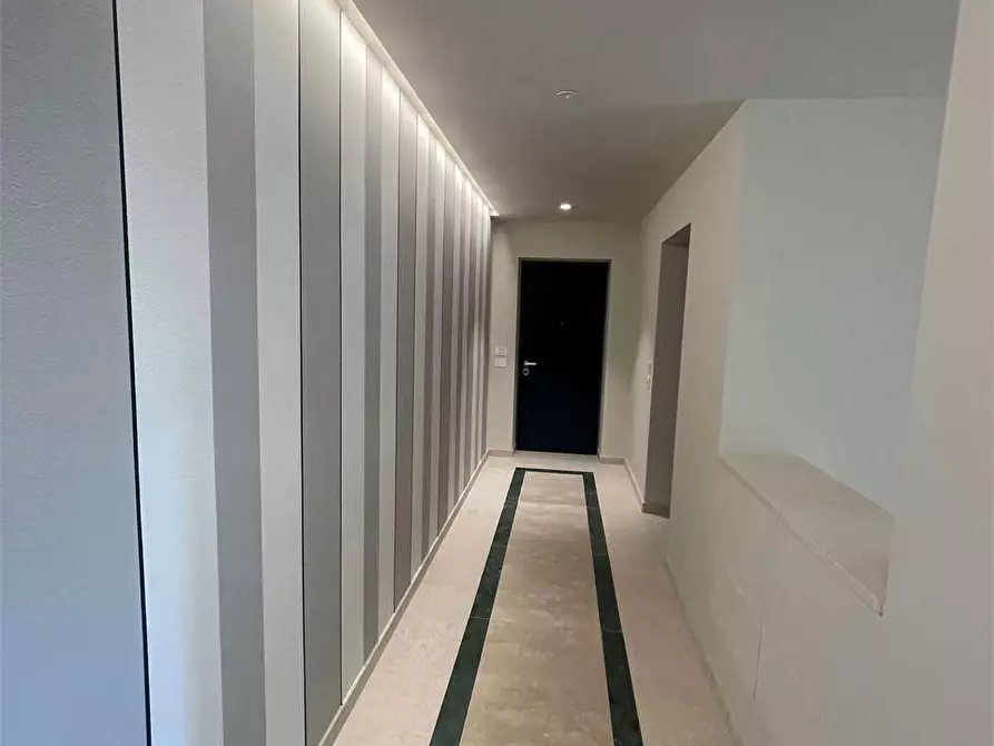 Immagine 24 di Attico in vendita  in Via Sirmione 21 a Desenzano Del Garda