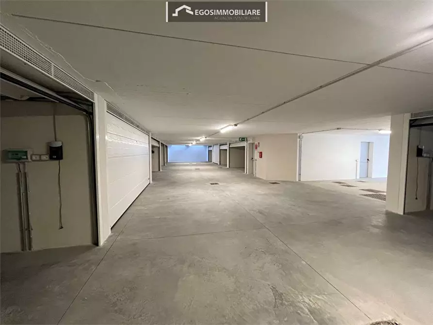 Immagine 25 di Attico in vendita  in Via Sirmione 21 a Desenzano Del Garda