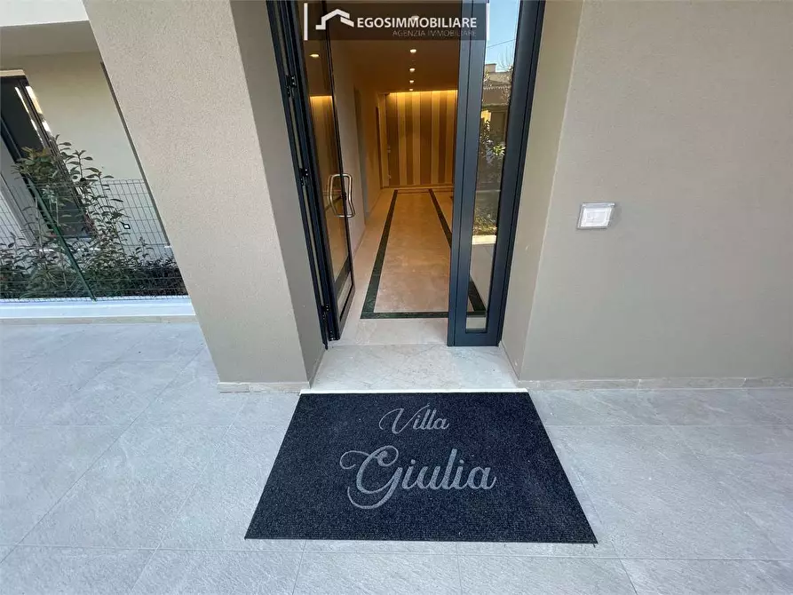 Immagine 32 di Attico in vendita  in Via Sirmione 21 a Desenzano Del Garda