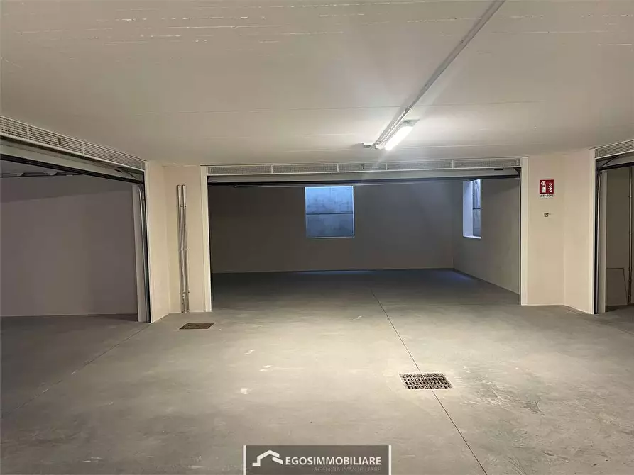 Immagine 38 di Attico in vendita  in Via Sirmione 21 a Desenzano Del Garda