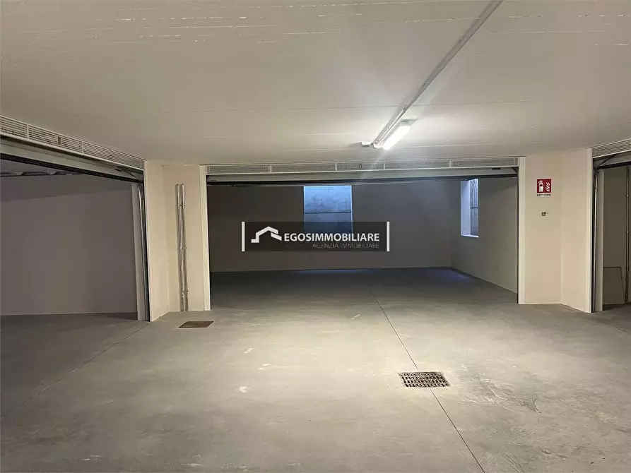 Immagine 38 di Attico in vendita  in Via Sirmione 21 a Desenzano Del Garda