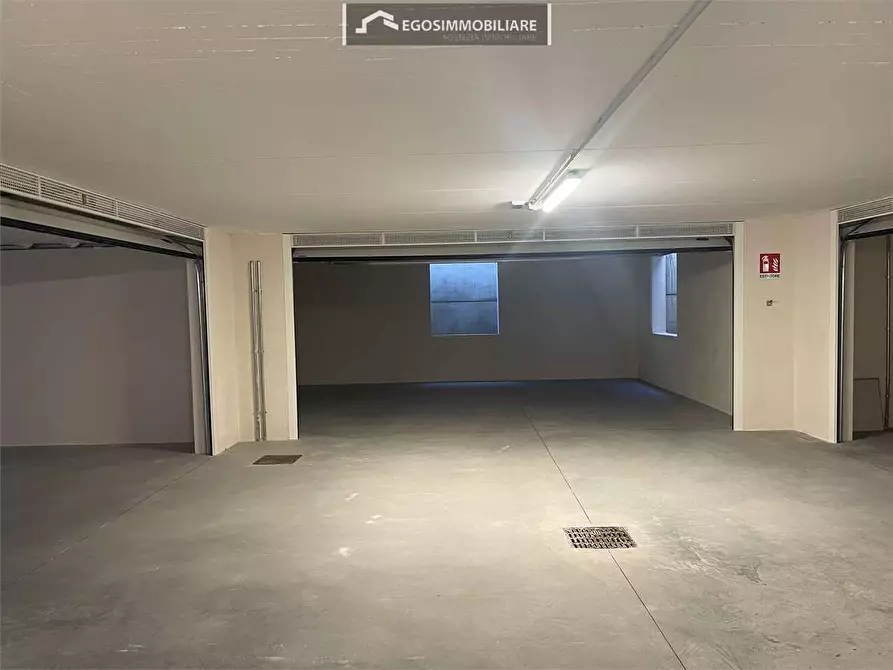 Immagine 38 di Attico in vendita  in Via Sirmione 21 a Desenzano Del Garda