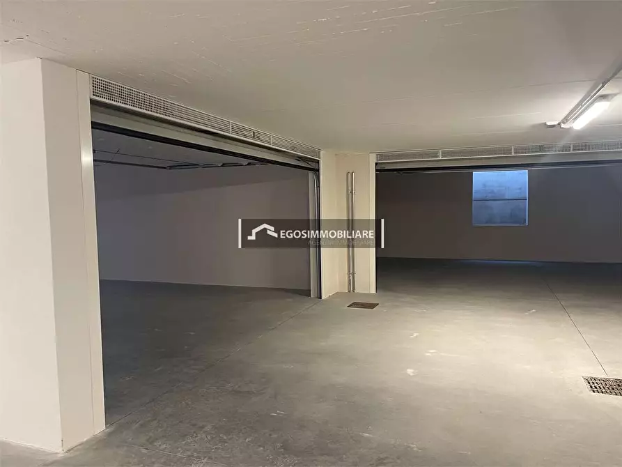 Immagine 39 di Attico in vendita  in Via Sirmione 21 a Desenzano Del Garda