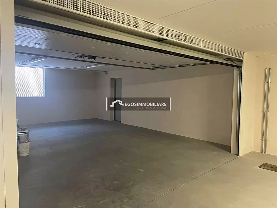 Immagine 40 di Attico in vendita  in Via Sirmione 21 a Desenzano Del Garda