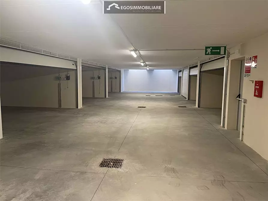 Immagine 41 di Attico in vendita  in Via Sirmione 21 a Desenzano Del Garda