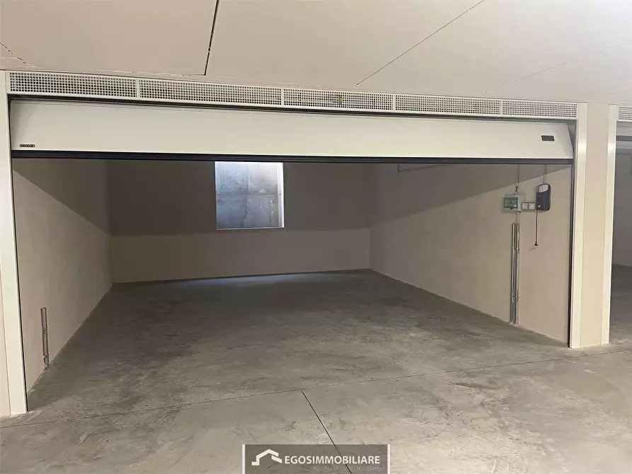 Immagine 42 di Attico in vendita  in Via Sirmione 21 a Desenzano Del Garda