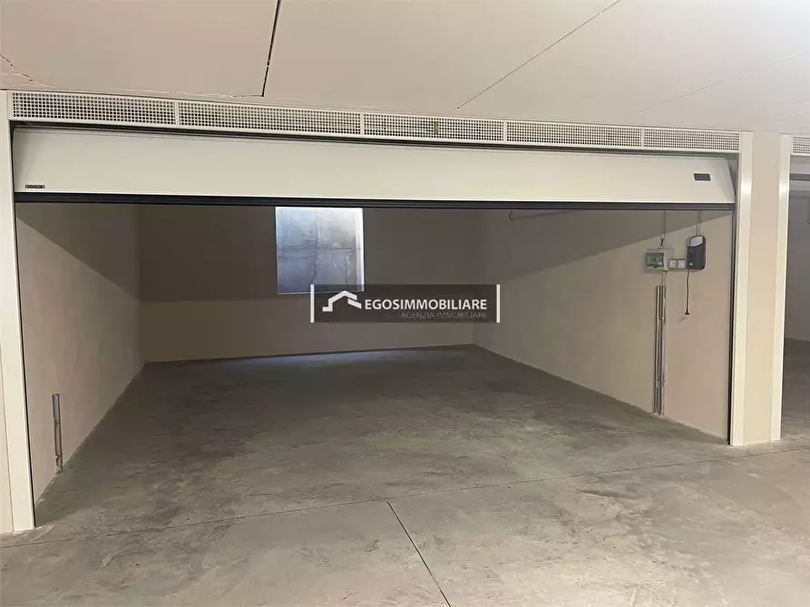 Immagine 42 di Attico in vendita  in Via Sirmione 21 a Desenzano Del Garda