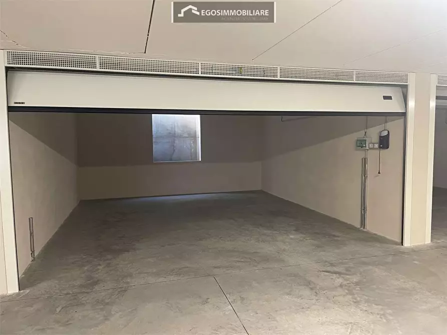 Immagine 42 di Attico in vendita  in Via Sirmione 21 a Desenzano Del Garda