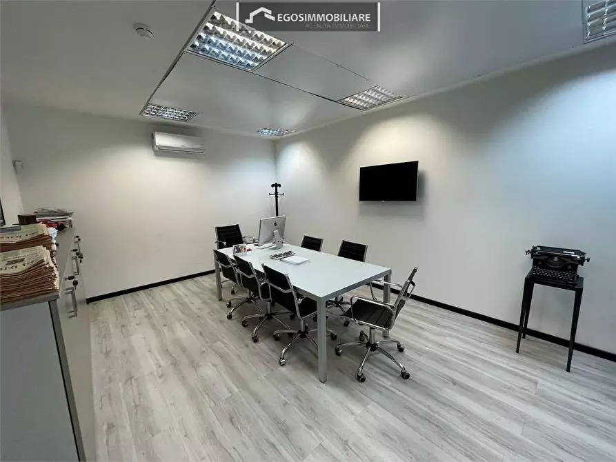 Immagine 51 di Attico in vendita  in Via Sirmione 21 a Desenzano Del Garda