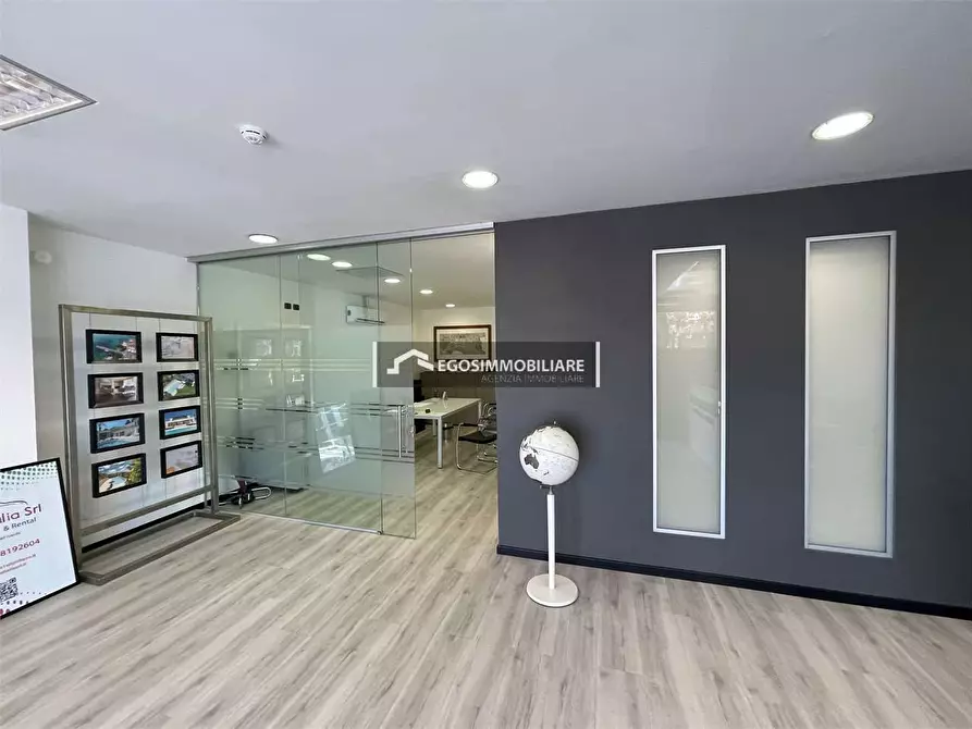 Immagine 53 di Attico in vendita  in Via Sirmione 21 a Desenzano Del Garda