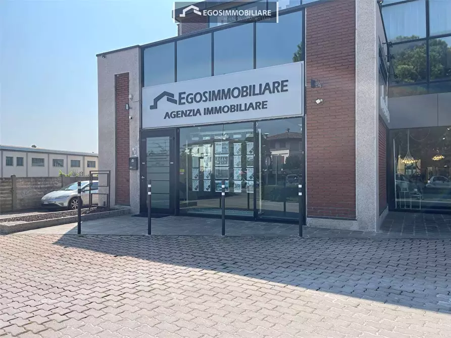 Immagine 54 di Attico in vendita  in Via Sirmione 21 a Desenzano Del Garda