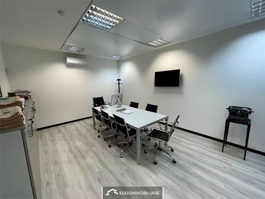 Immagine 57 di Attico in vendita  in Via Sirmione 21 a Desenzano Del Garda