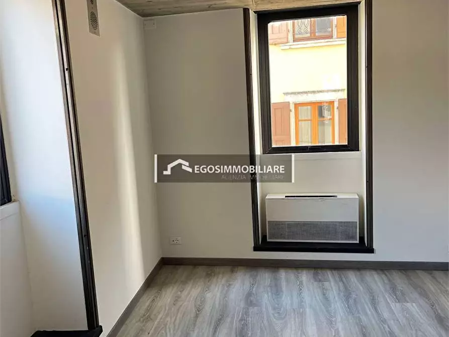 Immagine 5 di Ufficio in affitto  in Piazza Malvezzi a Desenzano Del Garda