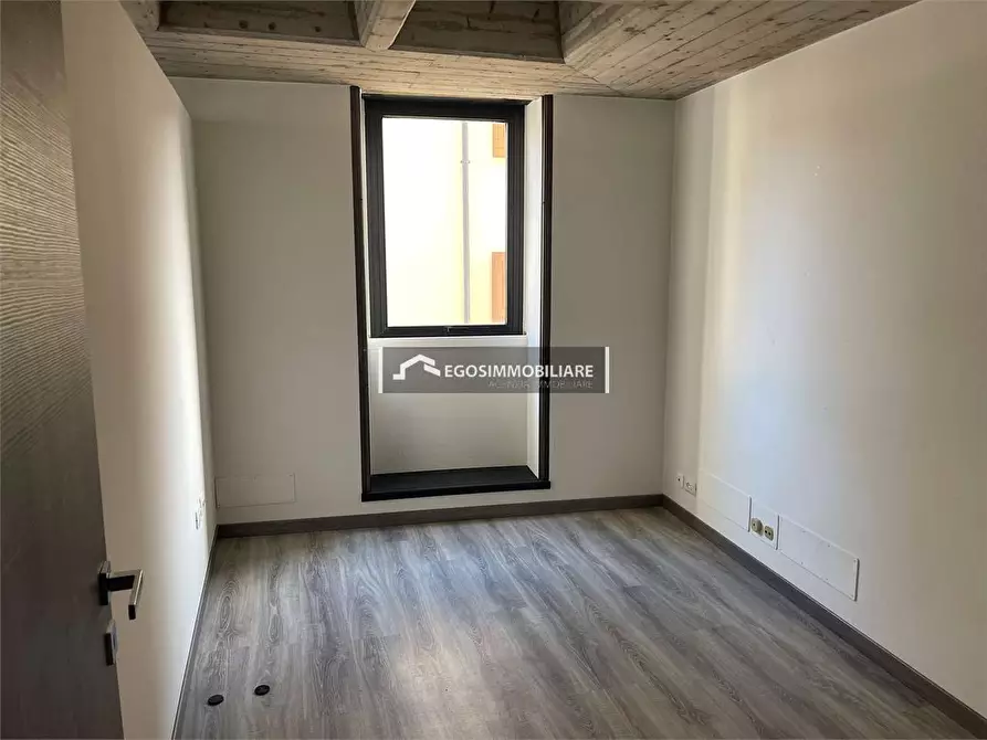 Immagine 6 di Ufficio in affitto  in Piazza Malvezzi a Desenzano Del Garda