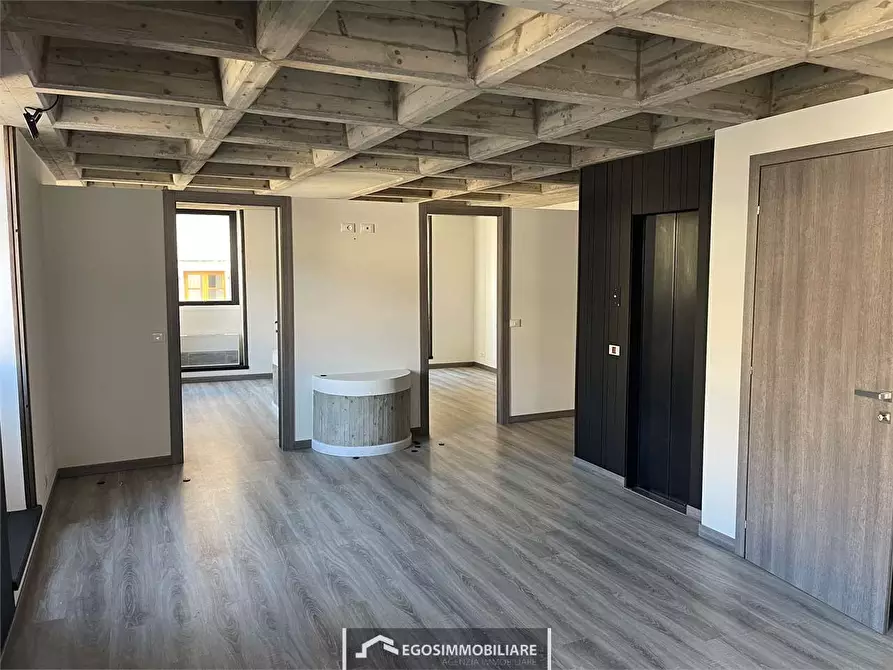 Immagine 7 di Ufficio in affitto  in Piazza Malvezzi a Desenzano Del Garda