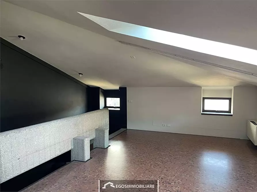 Immagine 11 di Ufficio in affitto  in Piazza Malvezzi a Desenzano Del Garda