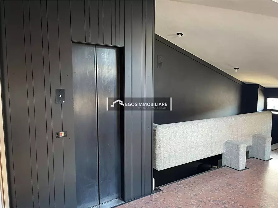 Immagine 10 di Ufficio in affitto  in Piazza Malvezzi a Desenzano Del Garda